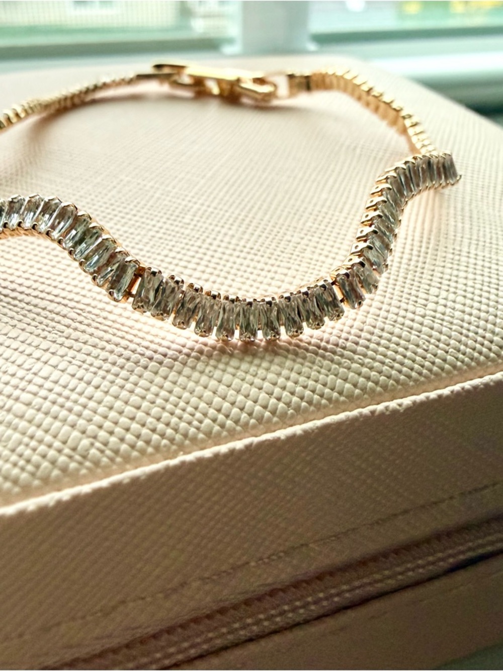 NEW! Pretty Bird Jewelry Elegant Clear Crystal Tennis Bracelet in Gold Plating